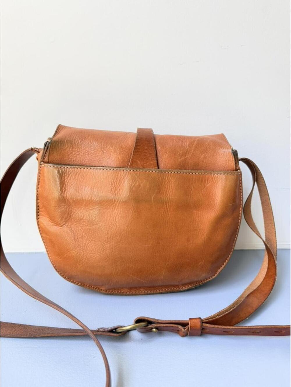 Madewell Cognac Leather Saddle Crossbody Bag - Picture 3 of 9